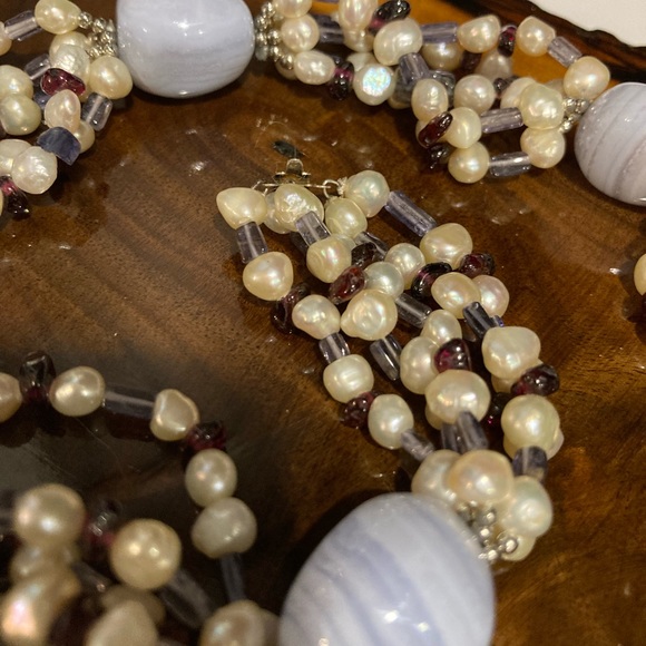 Agate and seed pearl choker. - Picture 8 of 10